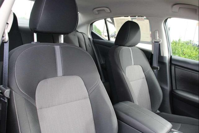 Photo of 2025 Gray Nissan Sentra