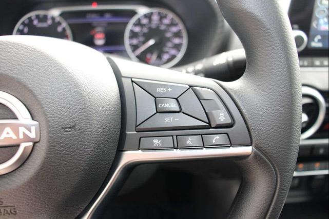Photo of 2025 Gray Nissan Sentra