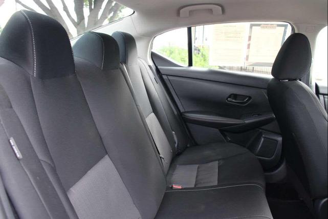 Photo of 2025 Gray Nissan Sentra