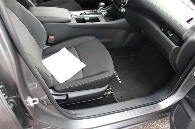 Photo of 2025 Gray Nissan Sentra