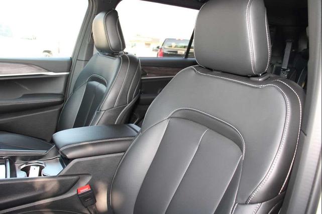 Photo of 2025 Silver Jeep Grand Cherokee L