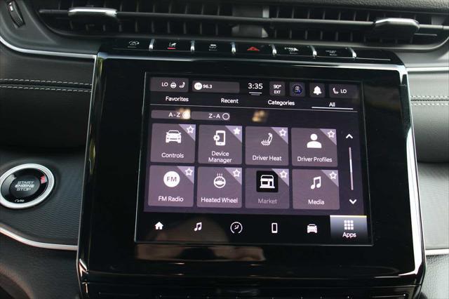 Photo of 2025 Gray Jeep Grand Cherokee