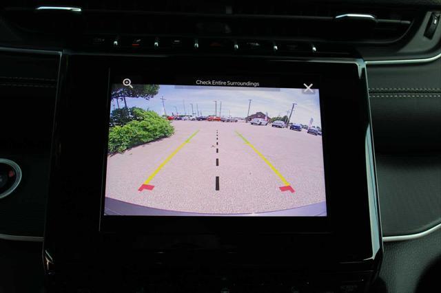 Photo of 2025 Gray Jeep Grand Cherokee
