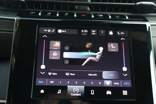 Photo of 2025 Gray Jeep Grand Cherokee
