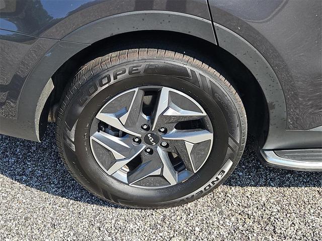 Photo of 2022 Platinum Graphite Kia Sorento Hybrid
