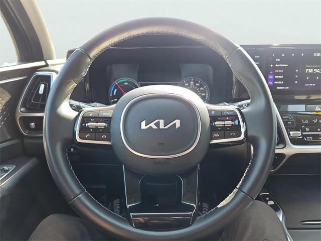 Photo of 2022 Platinum Graphite Kia Sorento Hybrid