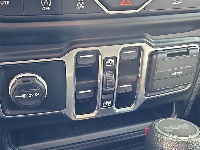 Photo of 2023 Black Clearcoat Jeep Wrangler