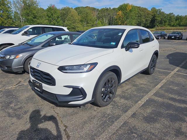 Photo of 2025 Platinum White Pearl Honda HR-V