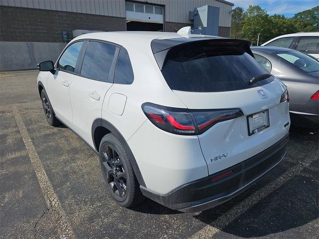 Photo of 2025 Platinum White Pearl Honda HR-V