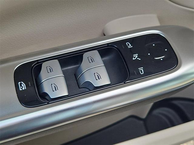 Photo of 2023 Black Mercedes-Benz C-Class