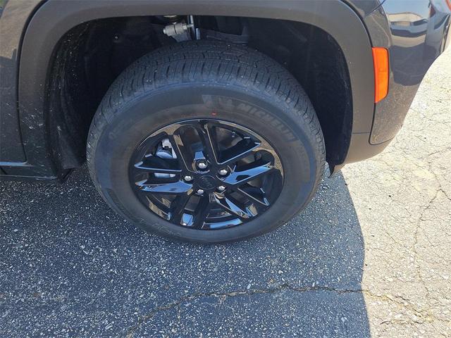 Photo of 2025 Baltic Gray Metallic Clearcoat Jeep Grand Cherokee