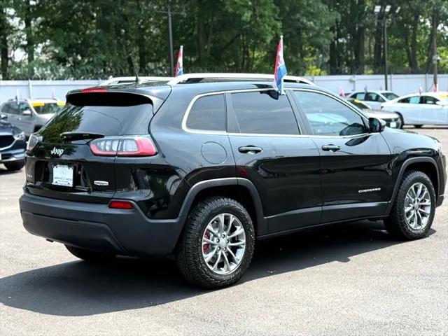 Photo of 2019 Diamond Black Crystal Pearlcoat Jeep Cherokee