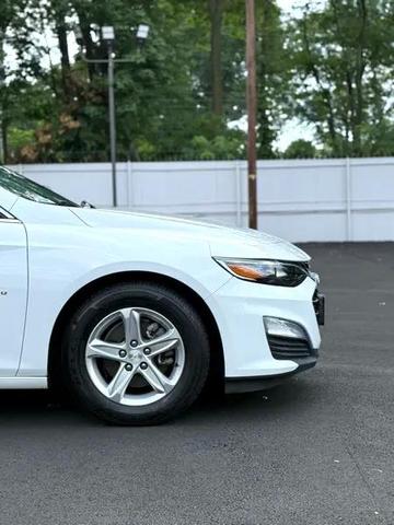 Photo of 2022 Summit White Chevrolet Malibu