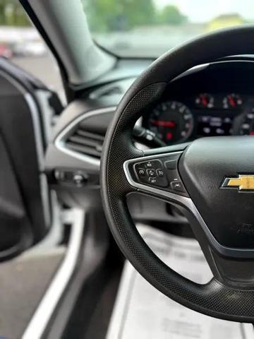Photo of 2022 Summit White Chevrolet Malibu