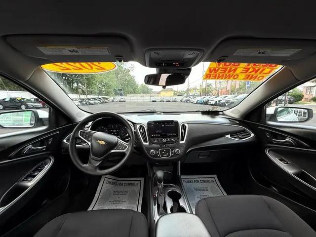 Photo of 2022 Summit White Chevrolet Malibu