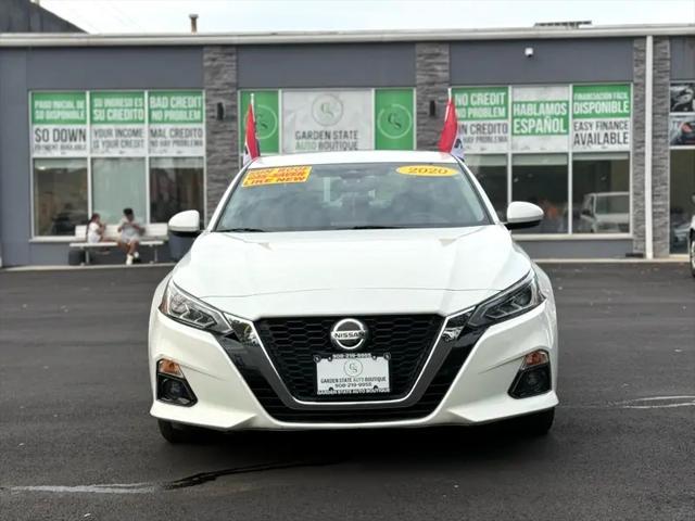 Photo of 2020 Pearl White Tricoat Nissan Altima