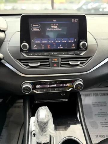 Photo of 2020 Pearl White Tricoat Nissan Altima