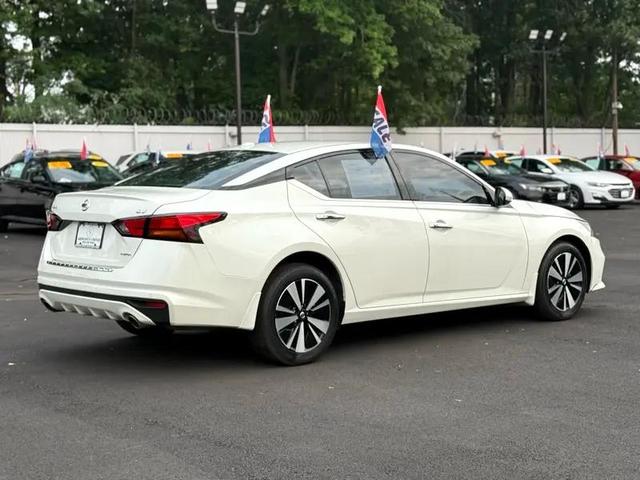 Photo of 2020 Pearl White Tricoat Nissan Altima