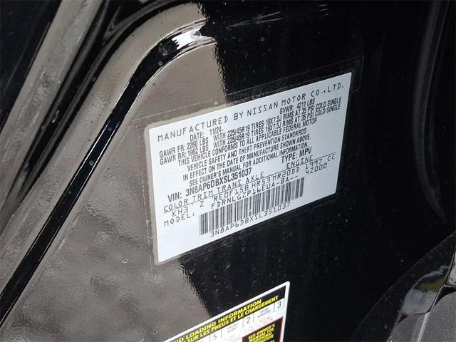 Photo of 2025 Super Black Nissan Kicks