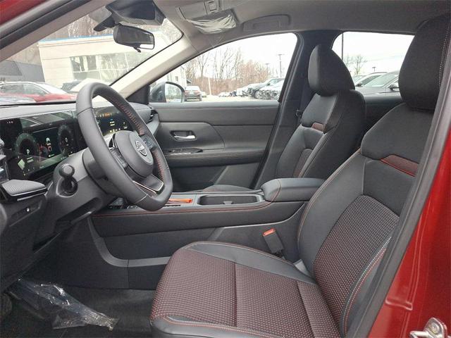 Photo of 2025 Scarlet Nissan Kicks