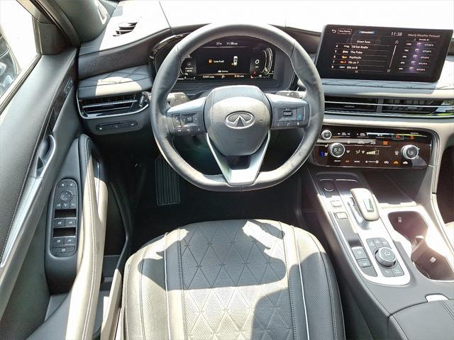 Photo of 2022 Warm Titanium/Black Obsidian INFINITI QX60
