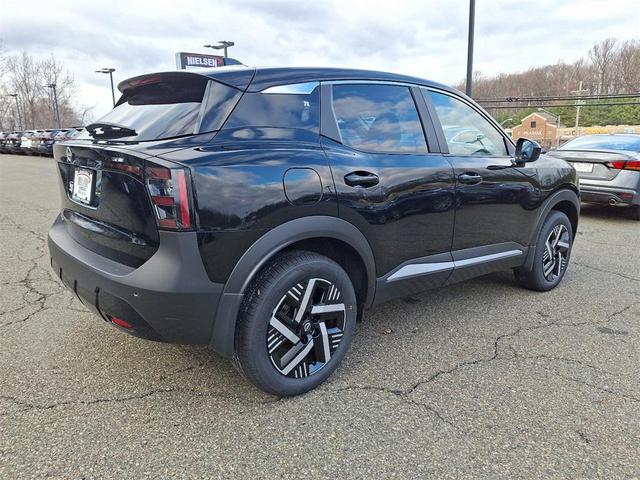 Photo of 2025 Super Black Nissan Kicks