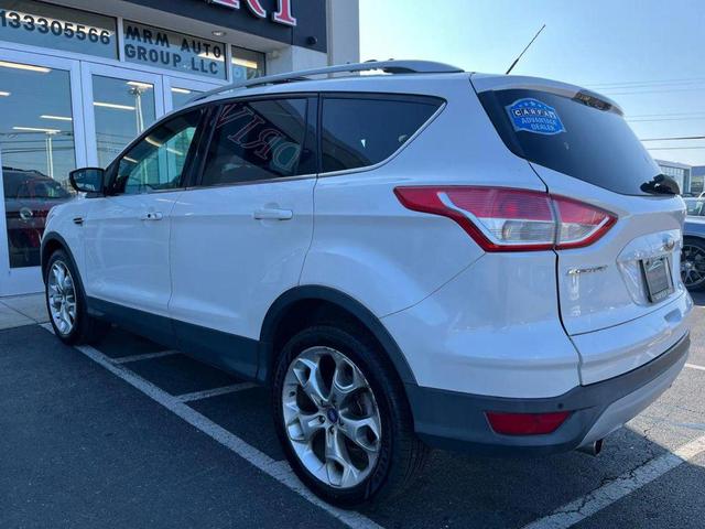 Photo of 2013 White Platinum Tricoat Ford Escape