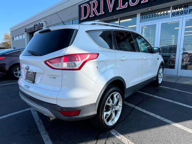 Photo of 2013 White Platinum Tricoat Ford Escape