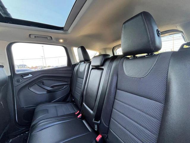 Photo of 2013 White Platinum Tricoat Ford Escape