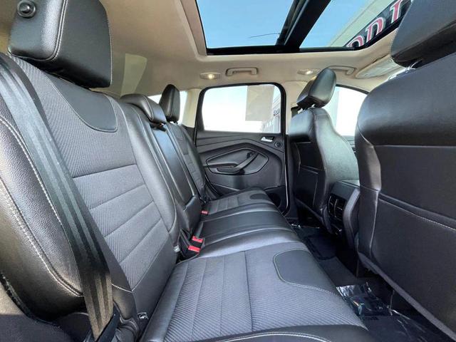 Photo of 2013 White Platinum Tricoat Ford Escape