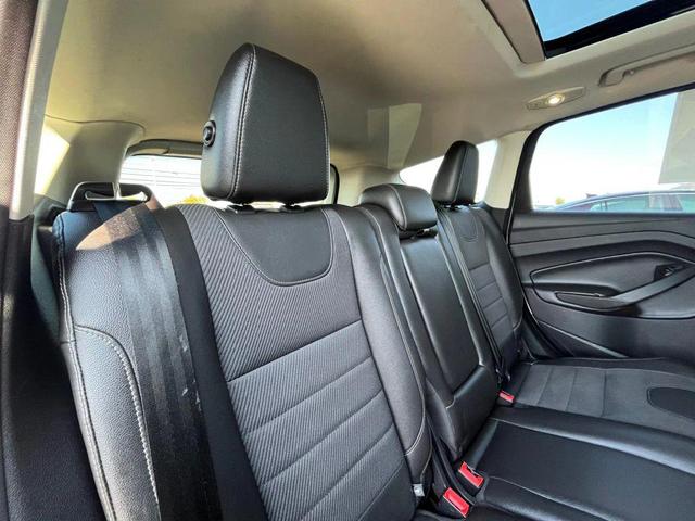 Photo of 2013 White Platinum Tricoat Ford Escape
