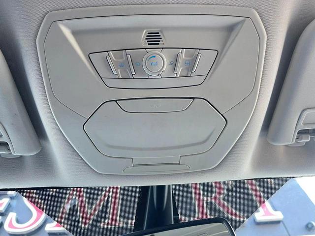 Photo of 2013 White Platinum Tricoat Ford Escape