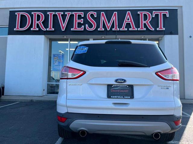 Photo of 2013 White Platinum Tricoat Ford Escape