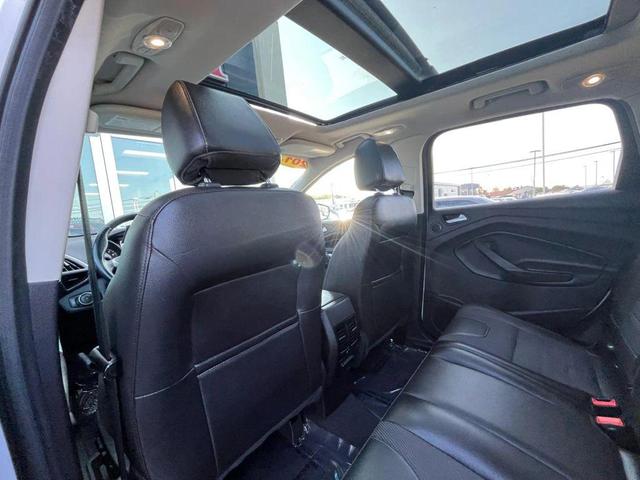 Photo of 2013 White Platinum Tricoat Ford Escape