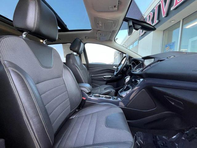 Photo of 2013 White Platinum Tricoat Ford Escape