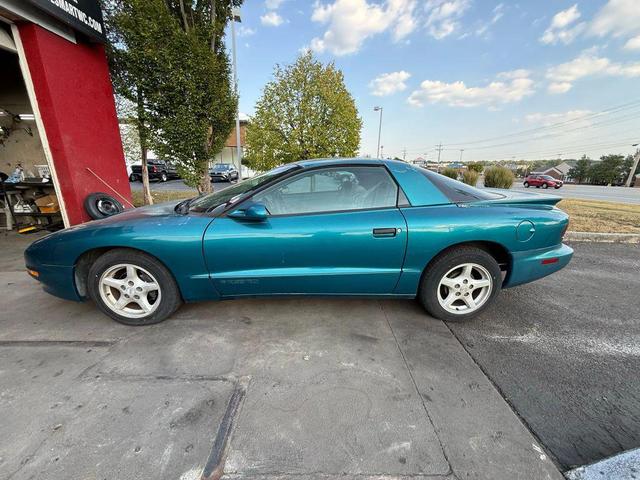 Photo of 1994 Green Pontiac Firebird