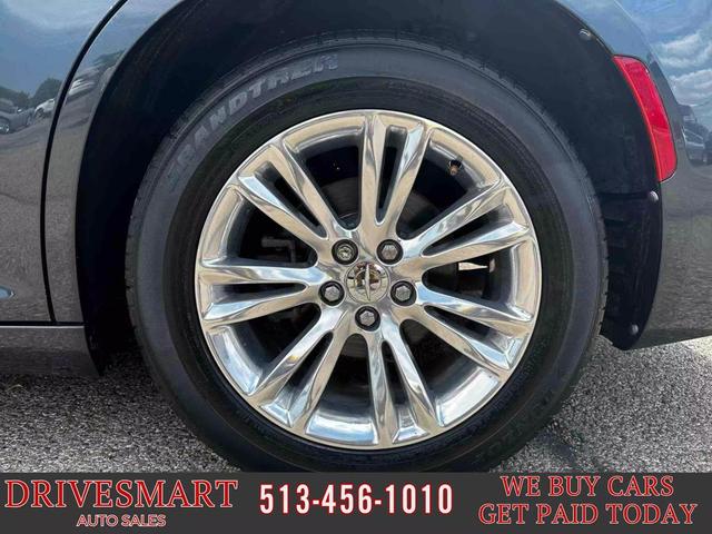 Photo of 2018 Maximum Steel Metallic Clearcoat Chrysler 300
