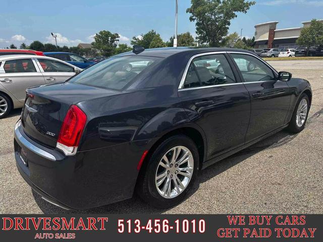 Photo of 2018 Maximum Steel Metallic Clearcoat Chrysler 300