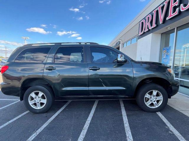 Photo of 2008 Slate Metallic Toyota Sequoia