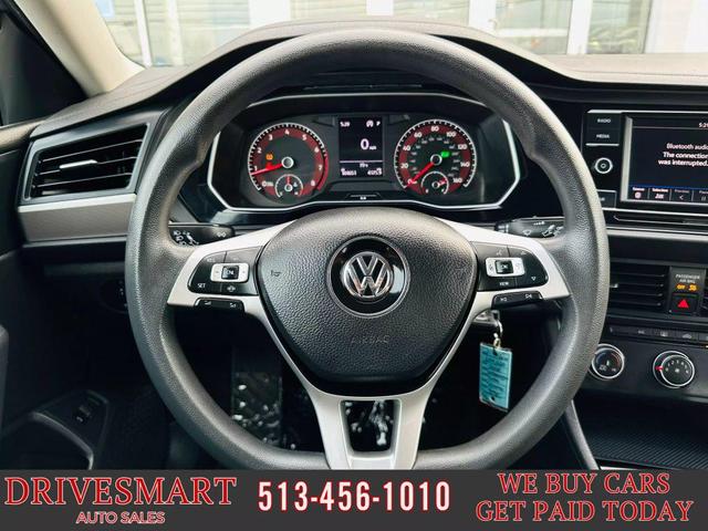 Photo of 2019 Platinum Gray Metallic Volkswagen Jetta
