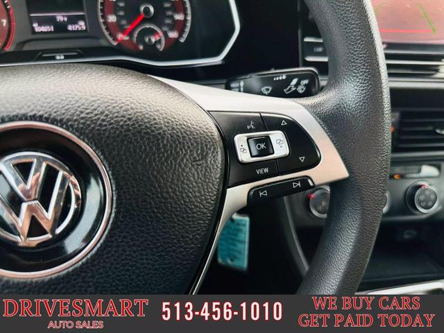 Photo of 2019 Platinum Gray Metallic Volkswagen Jetta