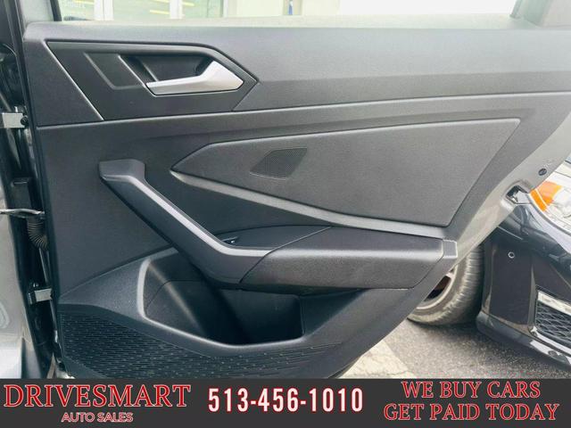 Photo of 2019 Platinum Gray Metallic Volkswagen Jetta
