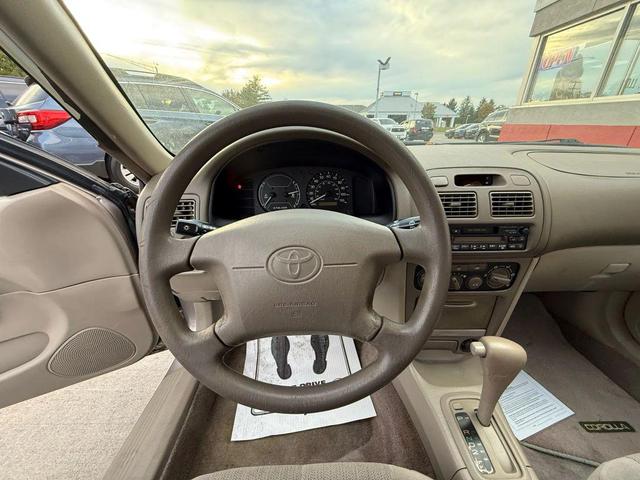 Photo of 2002 Silverstream Opalescent Toyota Corolla