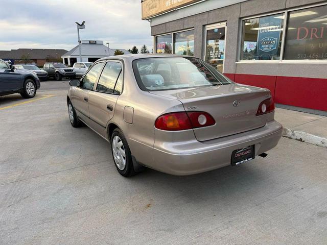 Photo of 2002 Silverstream Opalescent Toyota Corolla