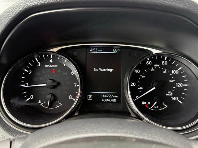Photo of 2016 Gun Metallic Nissan Rogue