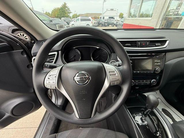 Photo of 2016 Gun Metallic Nissan Rogue
