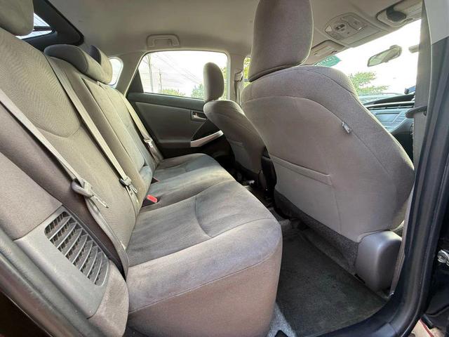 Photo of 2015 Winter Gray Metallic Toyota Prius