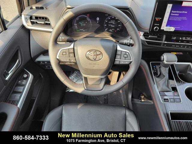 Photo of 2025 Midnight Black Metallic Toyota Sienna