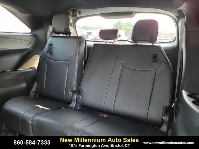 Photo of 2025 Midnight Black Metallic Toyota Sienna