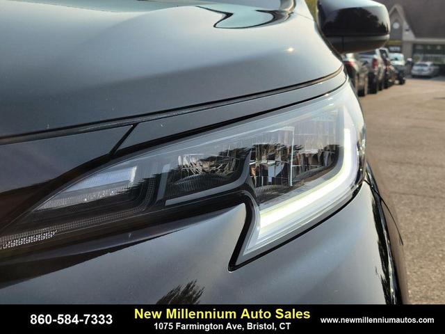 Photo of 2025 Midnight Black Metallic Toyota Sienna